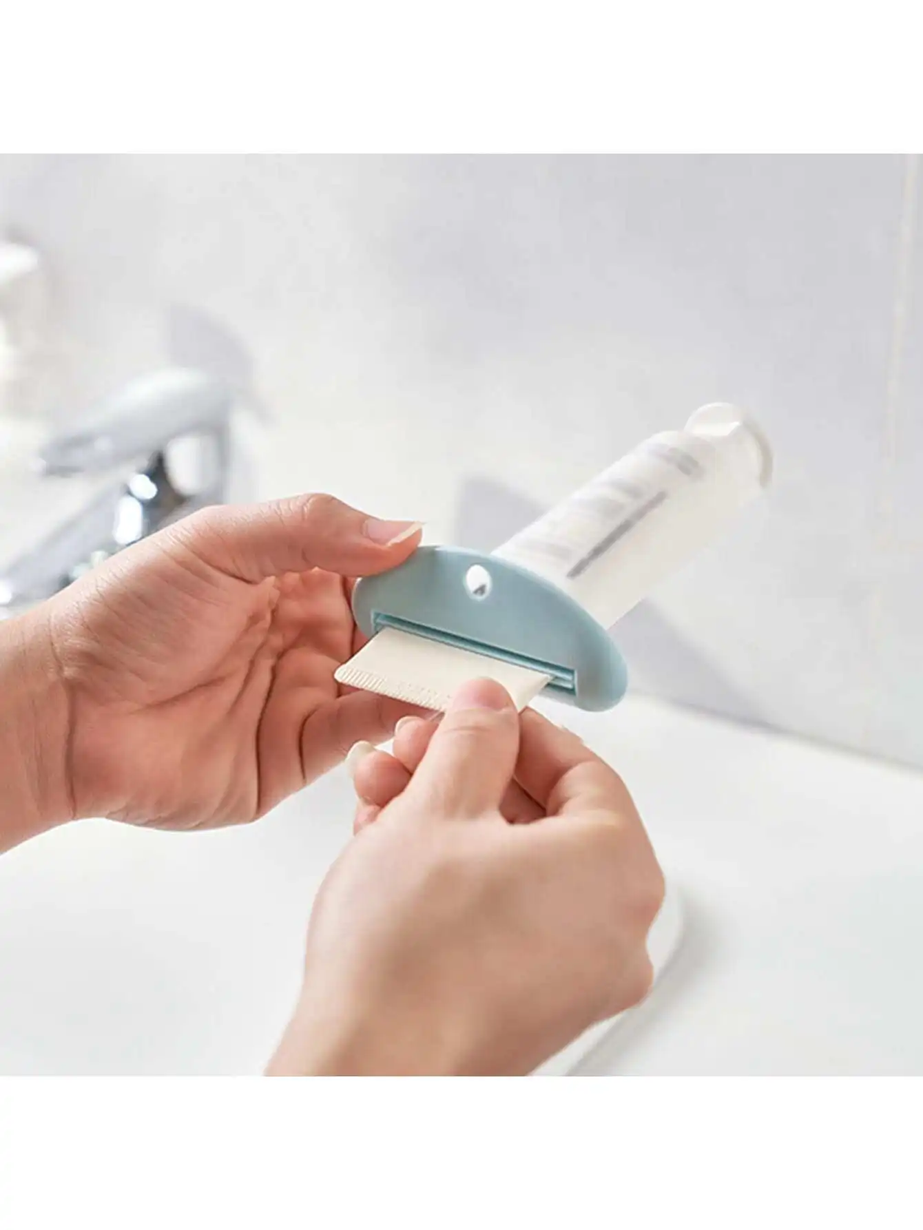 2PCs Creative Home Toothpaste Squeezer Multi purpose Facial Cleanser Squeezer