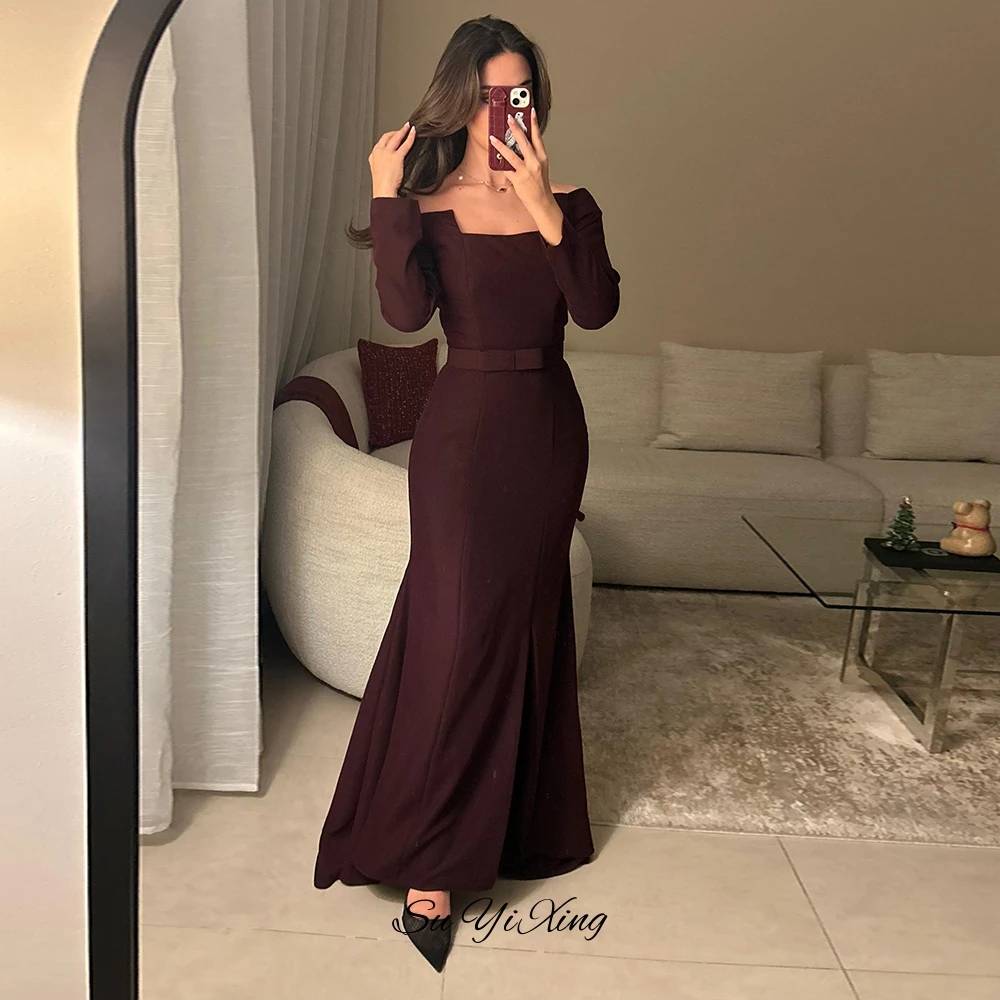 فستان سهرة عنابي جيرسيه فتحة