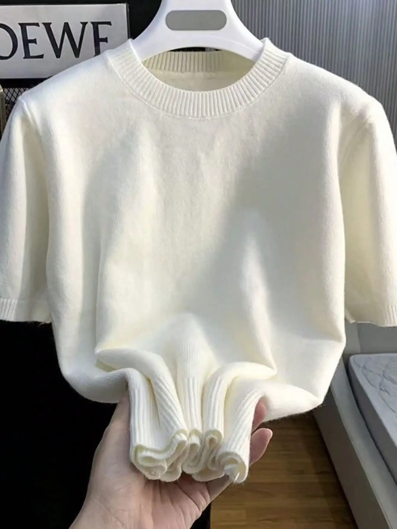 2025년 봄 신상, 심플한 컬러의 라운드넥 다용도 숏 가디건, 독특한 디자인 감각의 니트 베이스