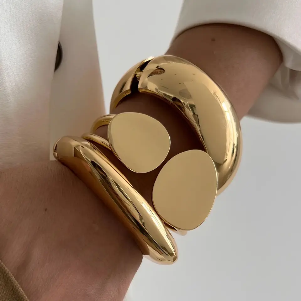 【美品】human made bangle gold Ingemark Exaggerated Punk Smooth Heavy Metal Chunky Spring