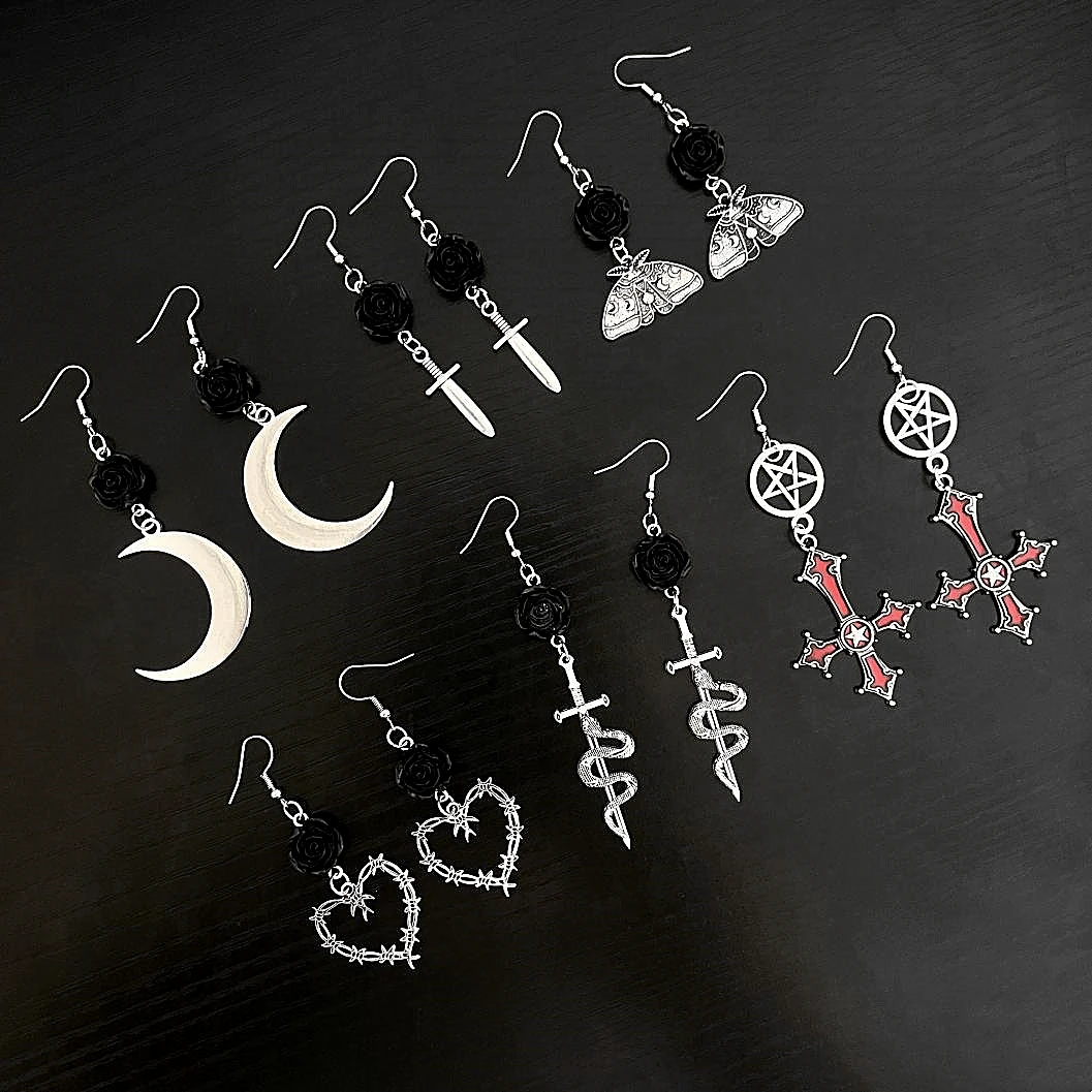 Gothic Vintage Punk Bat Skull Butterfly Ciondola Gli Orecchini Squisiti Skull Peach Heart Cross Earings Gioielli Di Moda 2023 Per Le Donne