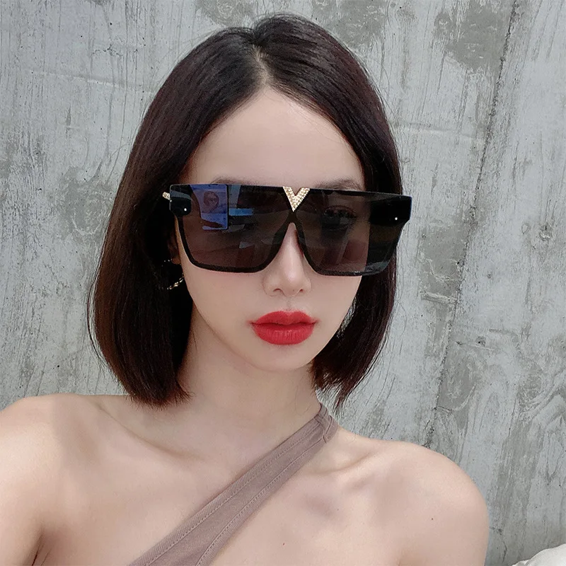 Letra V Gafas de sol para las mujeres los hombres de marco cuadrado de  conducción Negro Popular Gafas de sol de diseño de la marca Famoso Hombre Mujer  Gafas 2023 - AliExpress