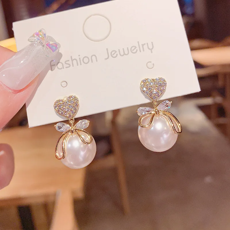 New Korean Heart Pearl Stud Earrings for Women Romantic Light Luxury Exquisite Dangle Earring Retro Wedding Party Jewelry Gifts