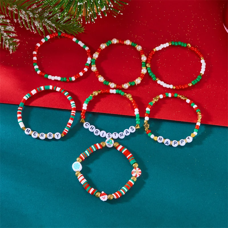 Mehrschichtiges Weihnachtsarmband-Set für Frauen, handgefertigt, rot, grün, Reisperlen, Buchstabe, elastische Armbänder, Weihnachtsfeier, Schmuck, Geschenke – Detail 7