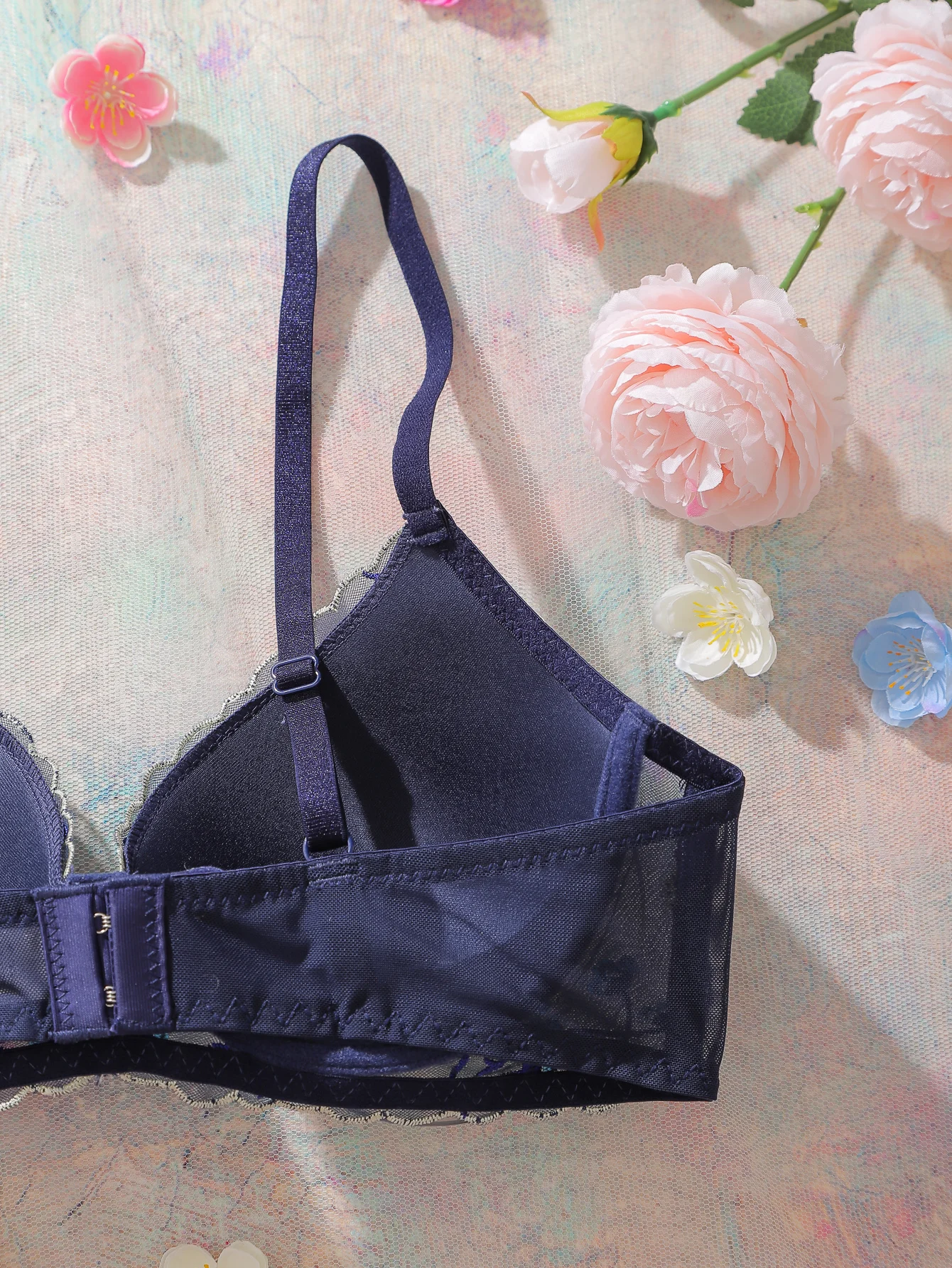 1Pcs Everyday Thin Cup Women's Bra Soft Knitted Push-Up Bra Floral Embroidery Spliced Breathable Lace Underwire Bra for Women 6