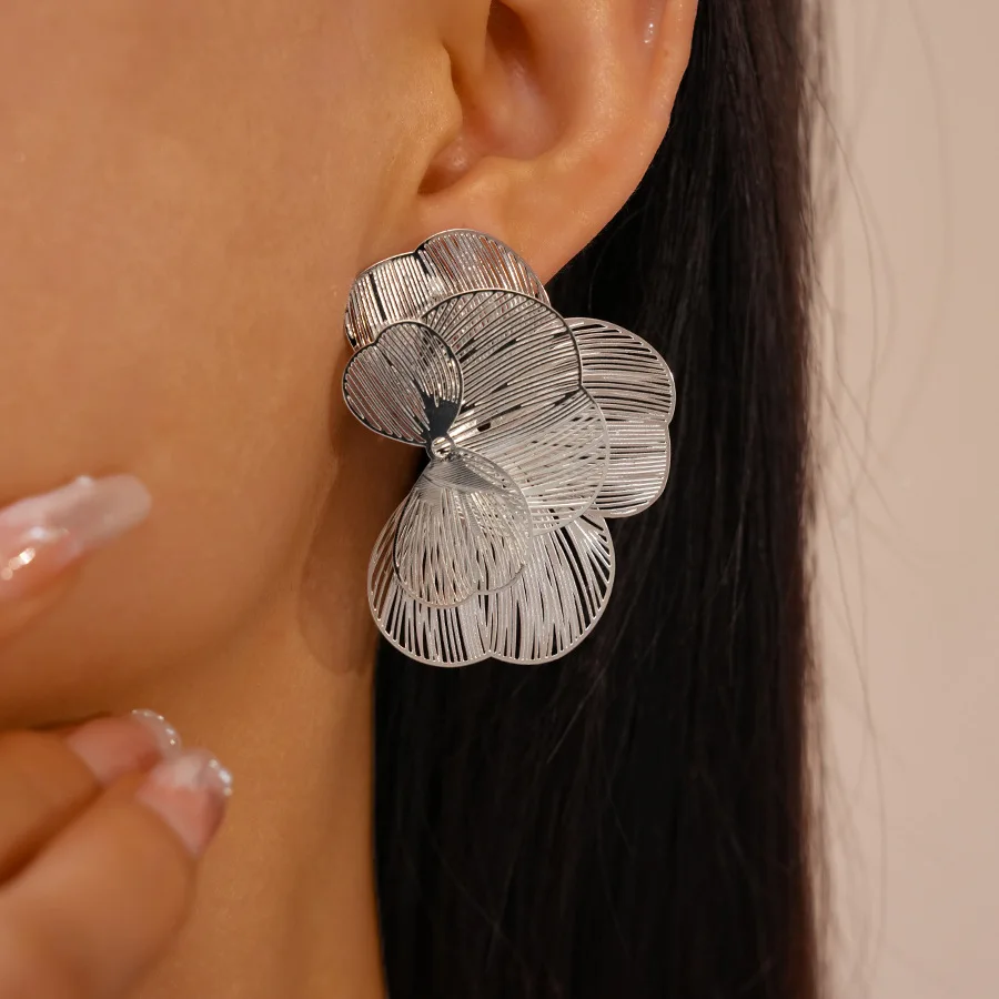 Elegant Multi Layer Metal Petal Flower Stud Earrings for Women Creative Gold Color Hollow Floral Piercing Earrings Jewelry Gifts