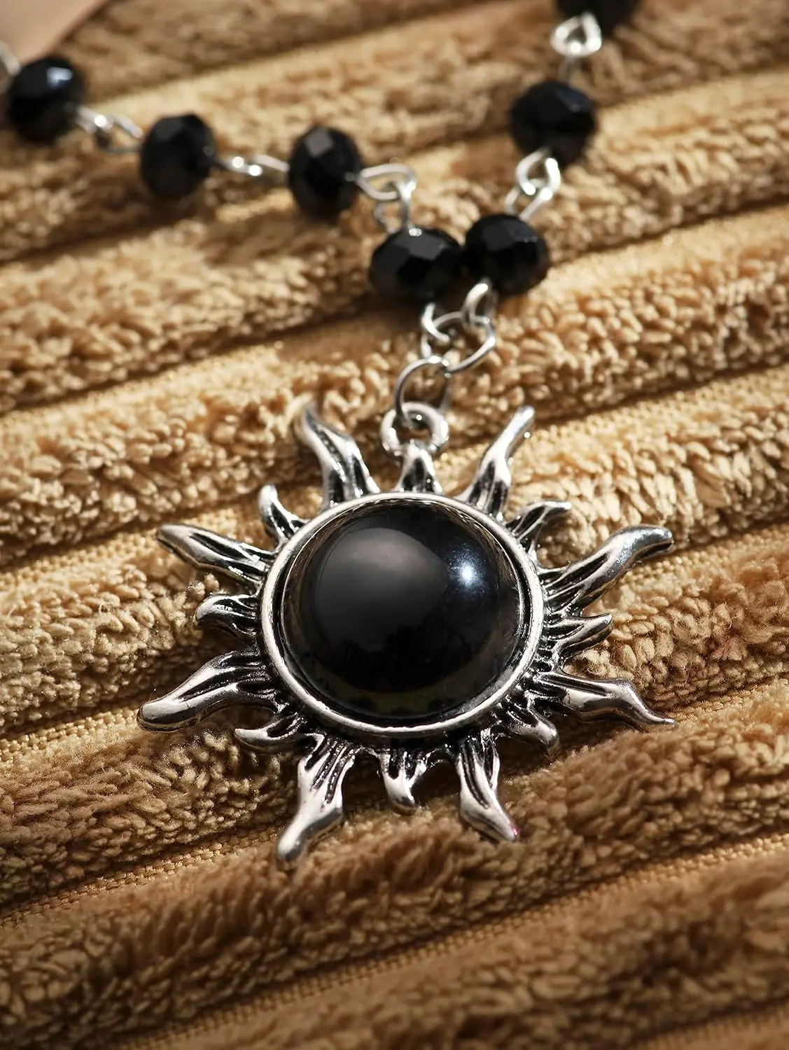 Collana Gotica A Strati Con Ciondoli Sole E Luna In Cristallo E Agata – Gioiello A Strati Per Donna – Regalo Punk E Boho