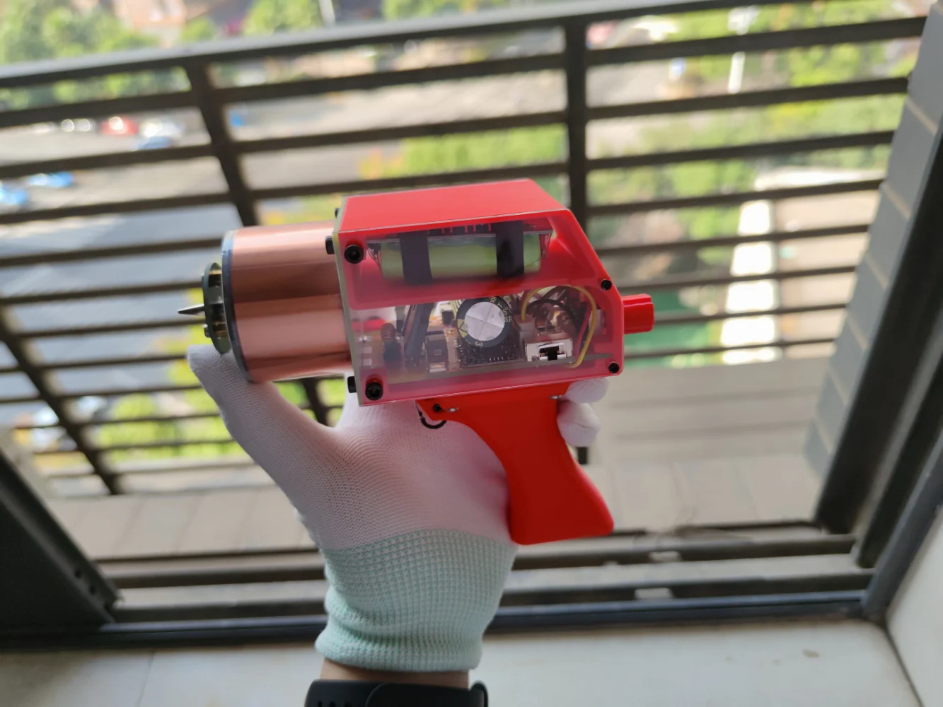 RechargeableHandHeldTeslaCoilPortableArtificialLightning