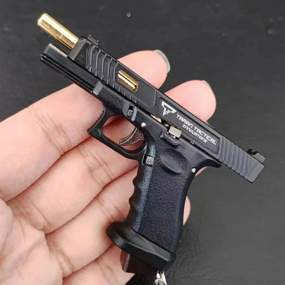 1:3 Alloy G34 TTI Pistol Model Keychain Disassemble Mini Gun Toy Craft Bag Pendant Holiday Gifts for Chlidren Adults 4