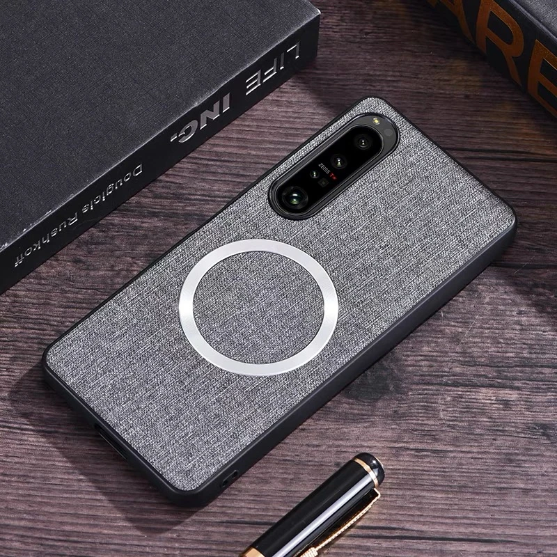 Luxury Magnetic Linen Pattern Silicone Case with MagSafe - Shockproof Bumper