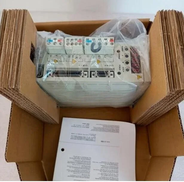 

SGDH-04AE-Y372 Новый и оригинальный сервопривод
