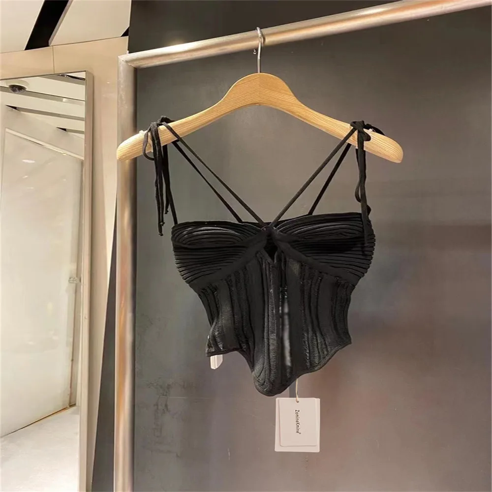 

Новинка весна-лето 2023 пикантный короткий топ без рукавов с открытой спиной и ремнем на груди