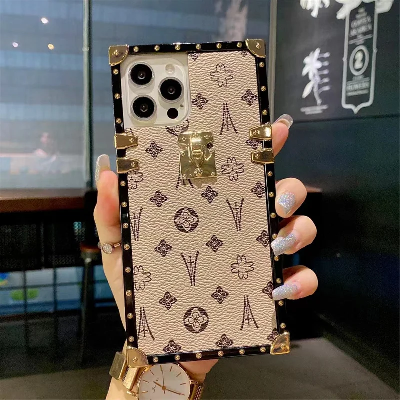 Retro Style Floral Leather Phone Case For Iphone Gold Plated_voghion.com