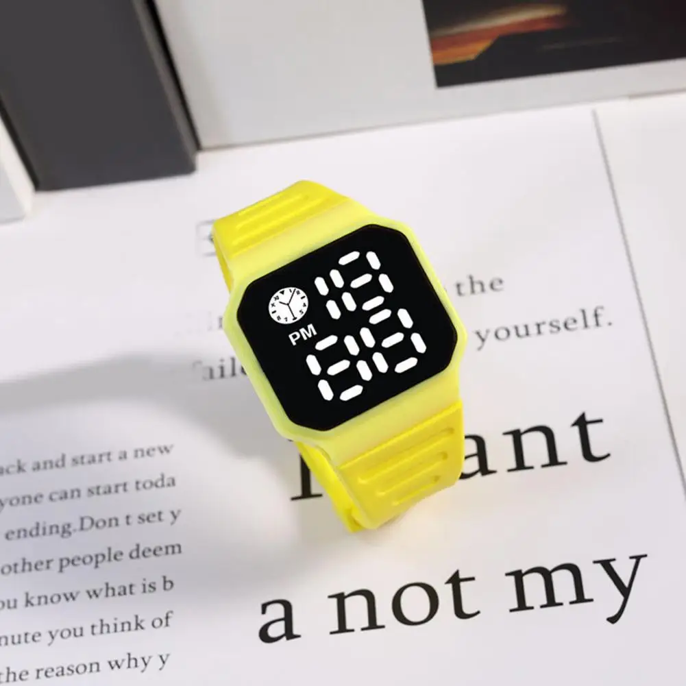 Рисунок 2 - Часы наручные с ЖК-экраном и силиконовым