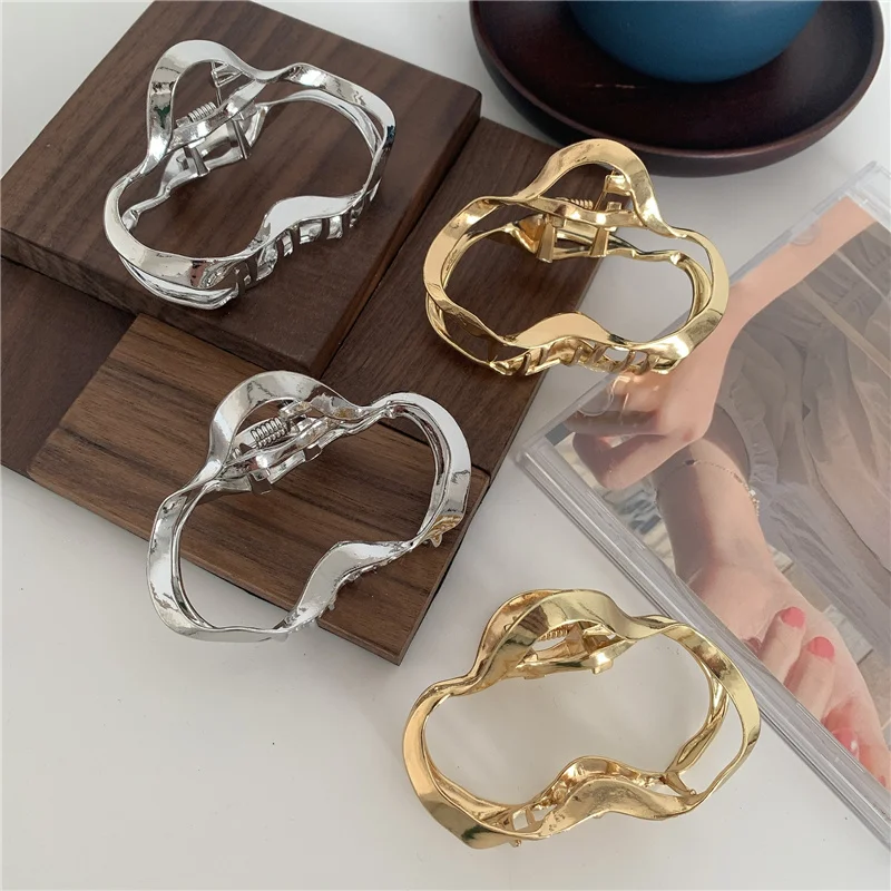 

New Alloy Metal Hair Claw Clip Large Hollowed Irregular Geometric Shark Clips Hairpin Ins Women Girls Hair Accessories