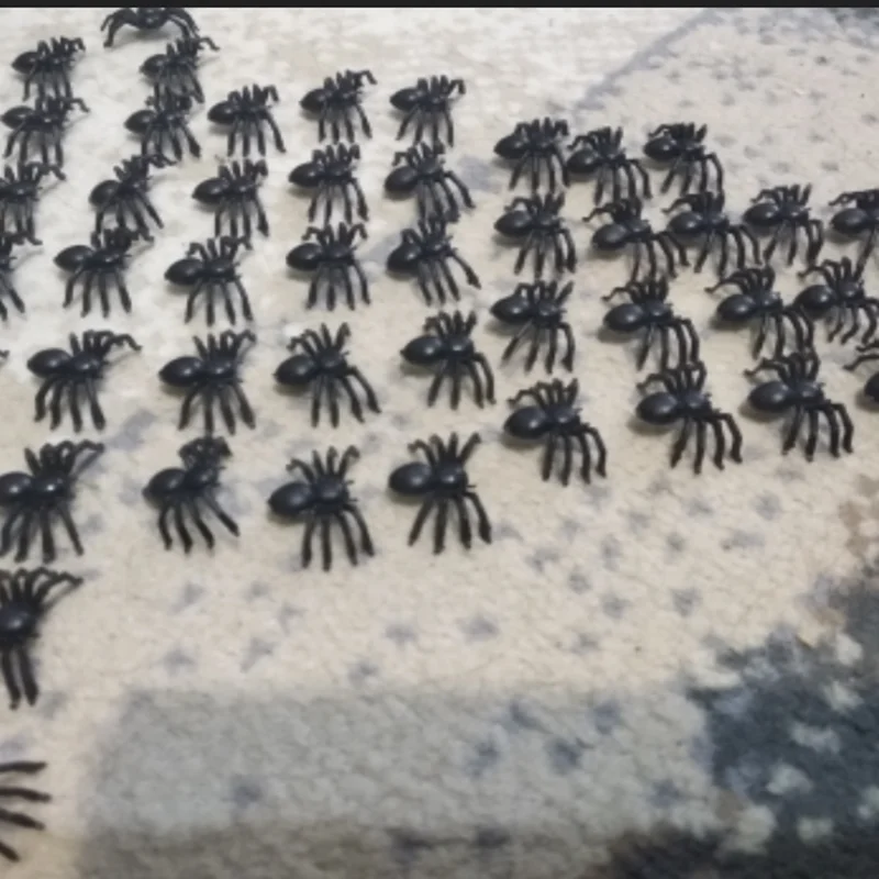50 Pcs Plastic Spider Trick Toys Halloween Haunted House Prop Decorations Christmas Children's Day Gift
