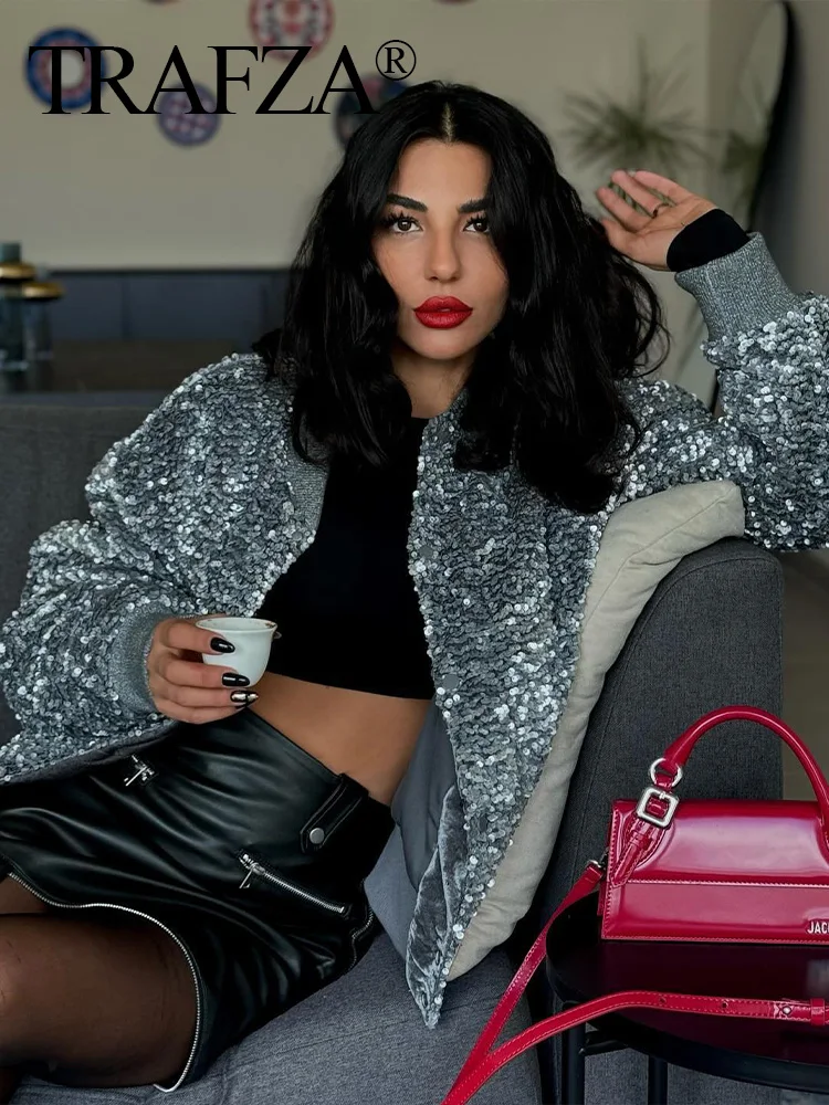 

Женская уличная куртка с длинным рукавом и круглым вырезом