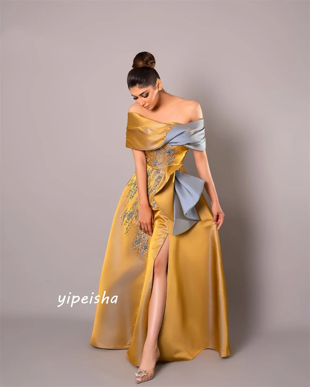 فساتين سهرة نسائية أنيقة مكشوفة الكتف على شكل حرف...