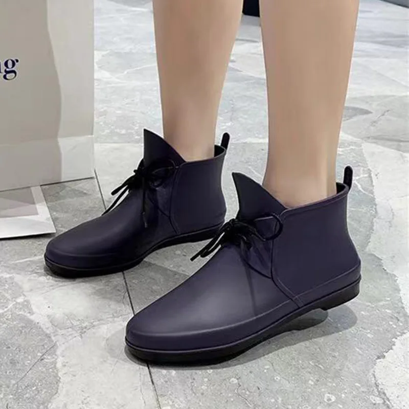 

Fashion Outdoor Ladies Rain Boot 2023 New Simple Lightweight Water Shoe Waterproof Kitchen Rubber Shoe Non-Slip Work Shoe 36-40