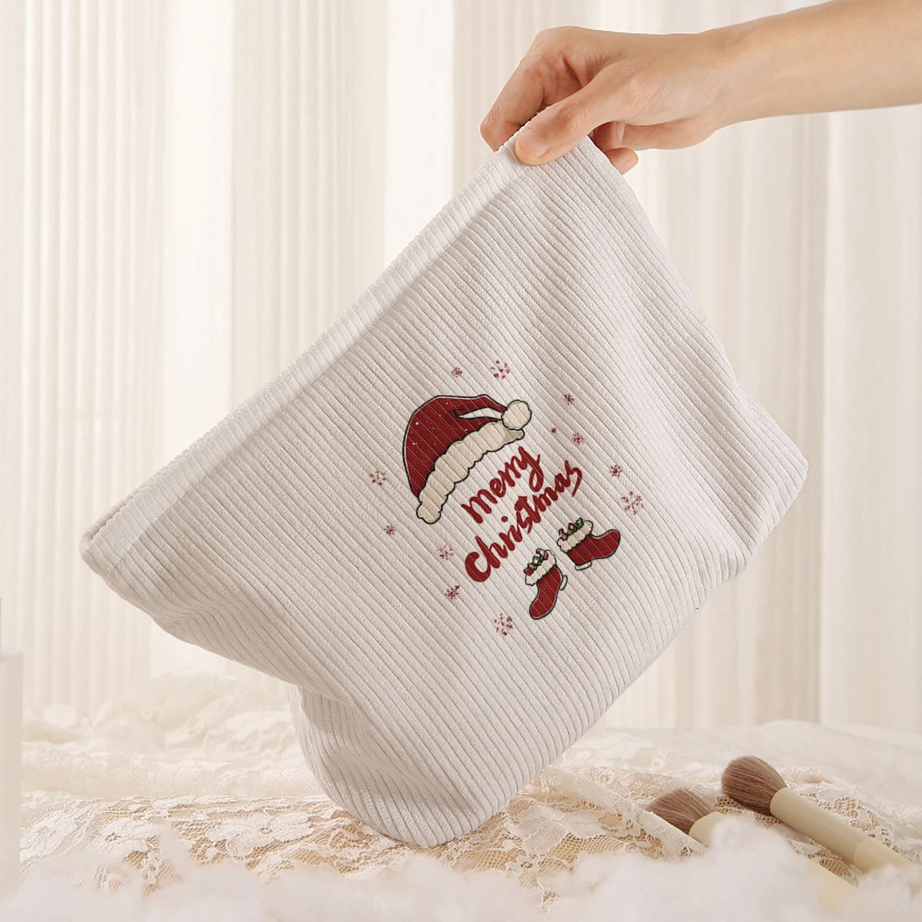 1 Christmas themed corduroy makeup bag, lightweight zipper makeup storage box, multifunctional bag with lining