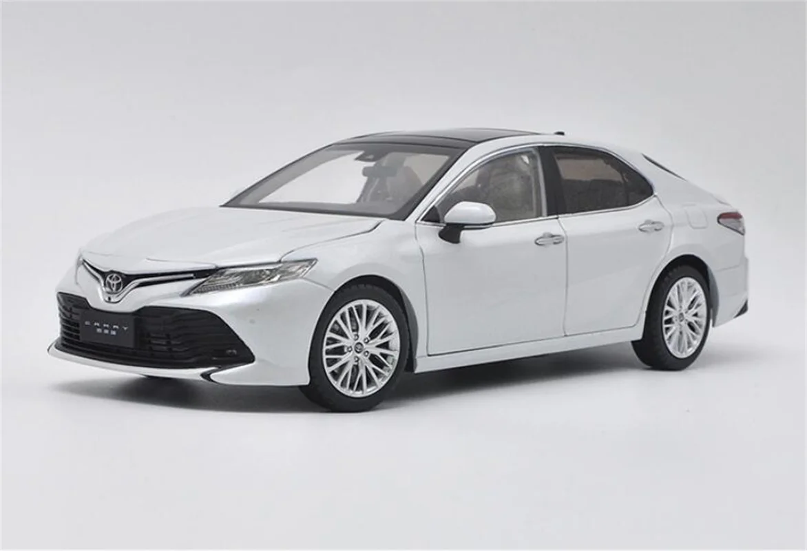 

1/18 For Toyota Camry 2018 8th generation Diecast Car Model Toys Gifts Hobby Display White/Black/Red Collection