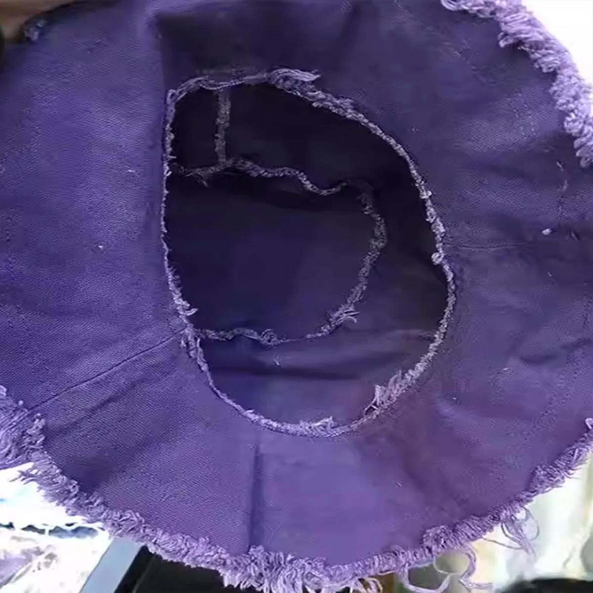 New Frayed Edge Bucket Hat Japanese Style Solid Color Denim Fisherman Hat Women's Sun Hat Fashionable Frayed Washed Canvas Hat for Shopping, Hiking, Camping, and Leisure