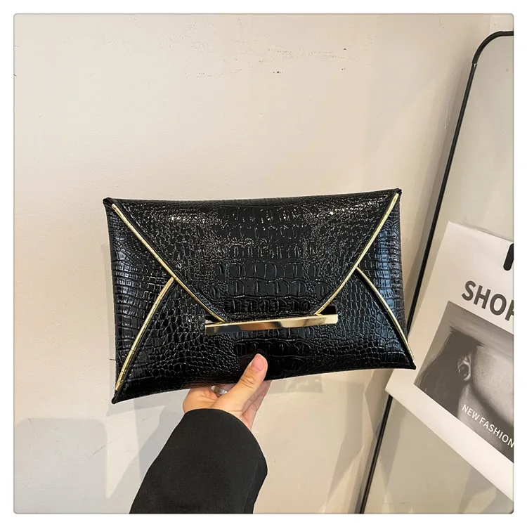 Fashion Crocodile Pattern Envelope Clutch - Closure Detail