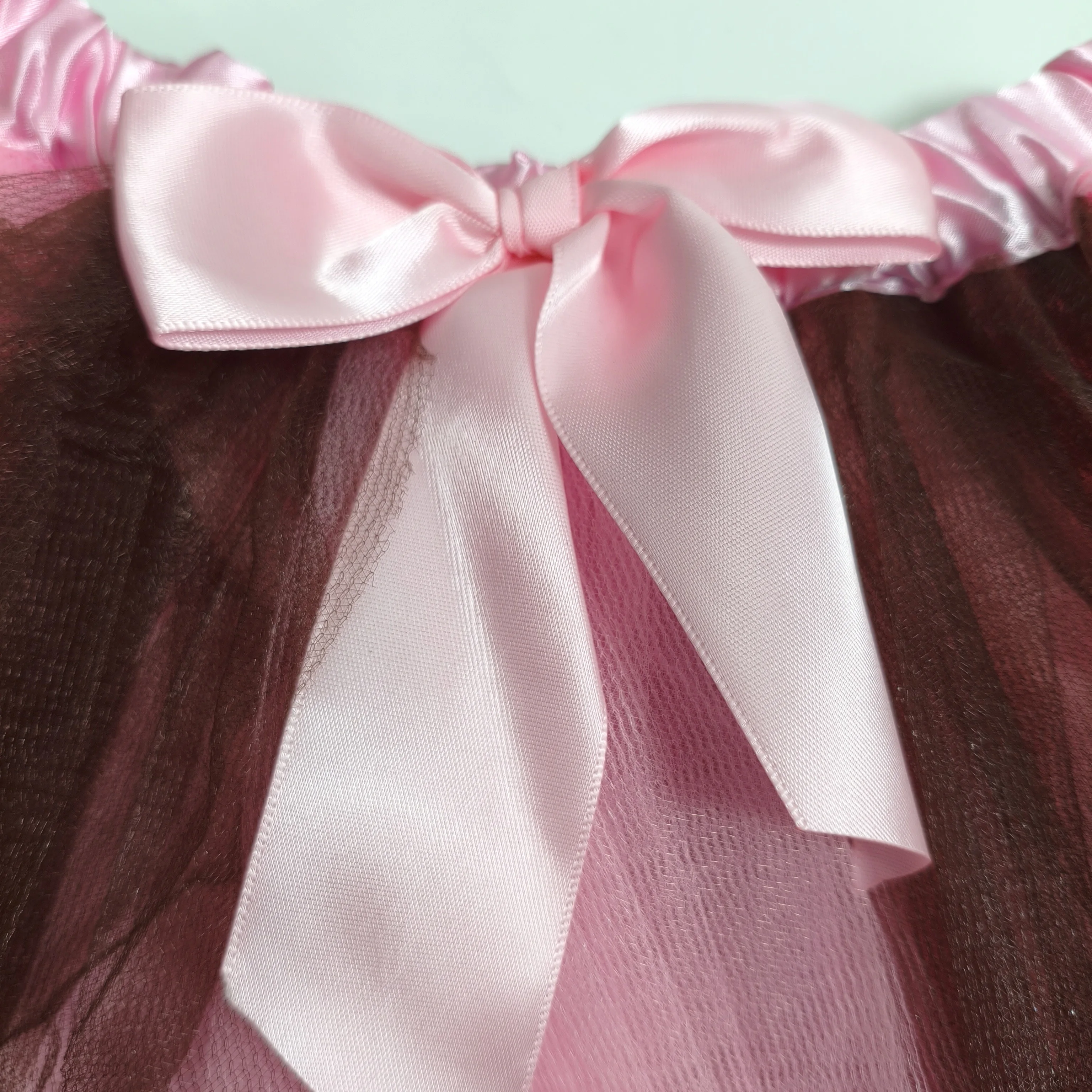 Regenbogen-Tutu-Rock für Erwachsene – lebendiger Tüll mit Satinbesatz und Schleife, perfekt für Festivals, Cosplays, Partys, fügen Sie einen verspielten und schicken Stil hinzu – Detail 13