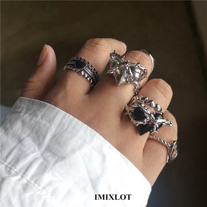 Kpop Gothic Aesthetic Metal Thorns Love Heart Punk Open Ring For