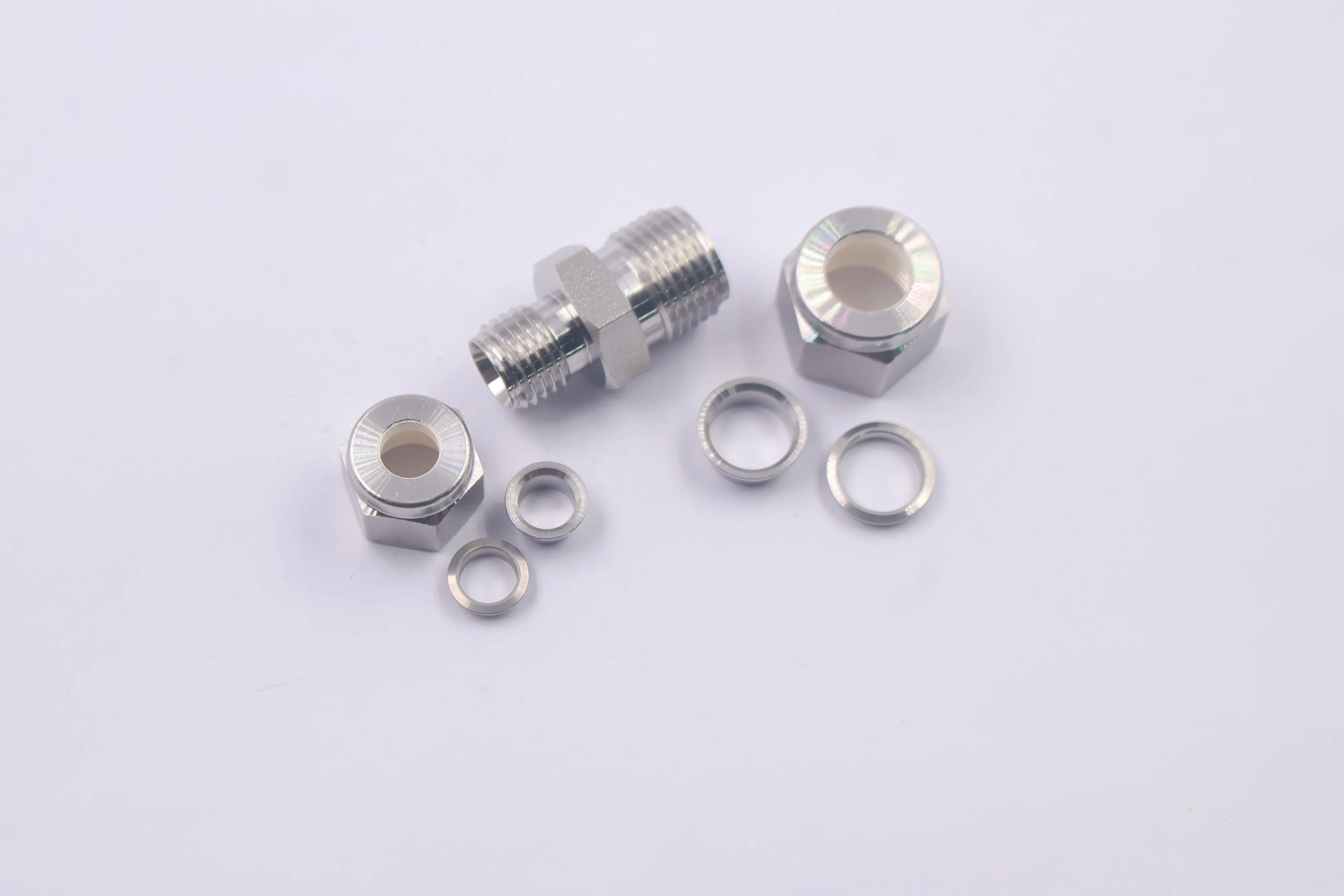SS-400-6-2BT, Stainless Steel Tube Fitting, Bored-Through Reducing Union,1/4 in. x 1/8 in. Tube OD,Can Combination with Swagelok