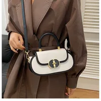 Sac à bandoulière carré élégant pour femme, style luxueux haut de gamme, design unique, sac à main multifonctionnel décontracté pour le travail et les week-ends 2