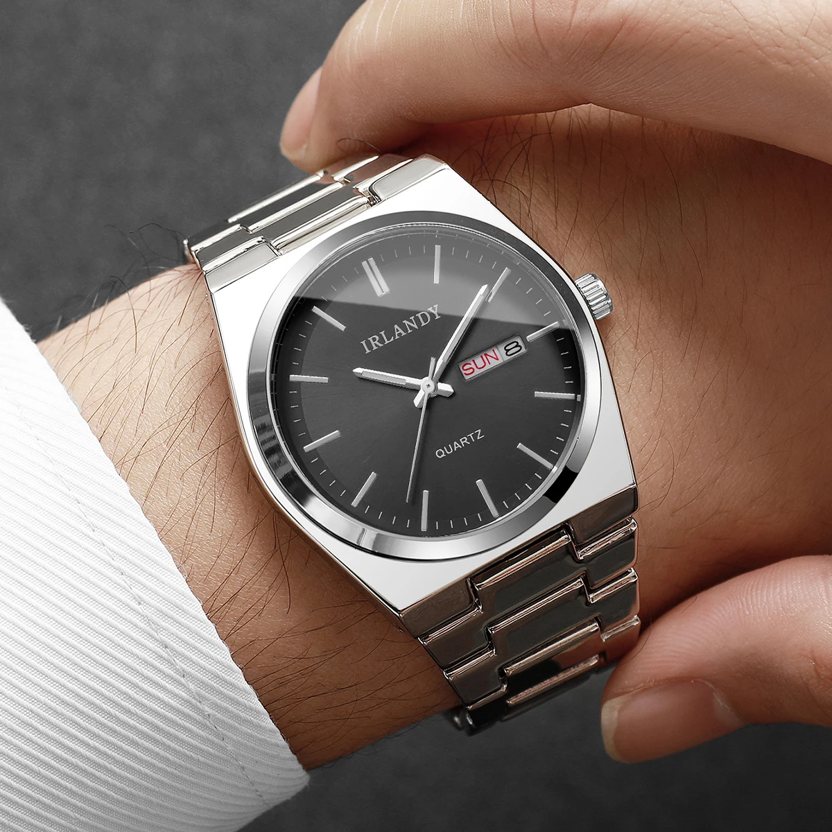 1pcs Men's Gift Watch Classic Fashion Scale Calendar Dial Business Trend Casual Quartz Watch (Box Not Included)