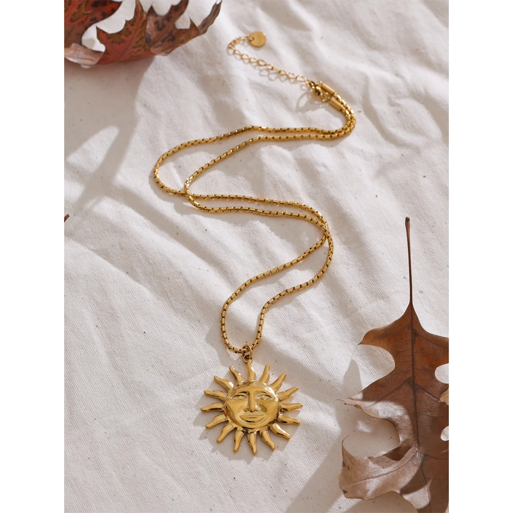 Yhpup 18K Gold Pendant Necklace