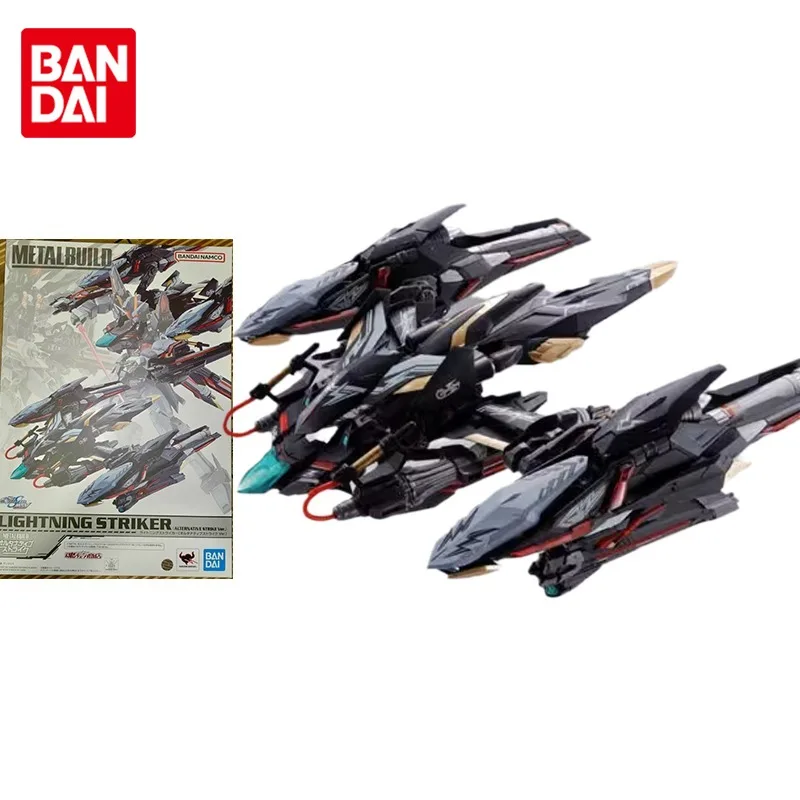 Bandai Original Gundam Model Kit Anime Figure Metal Build Lightning Striker Action Figures Giocattoli Regali Da Collezione Per Bambini