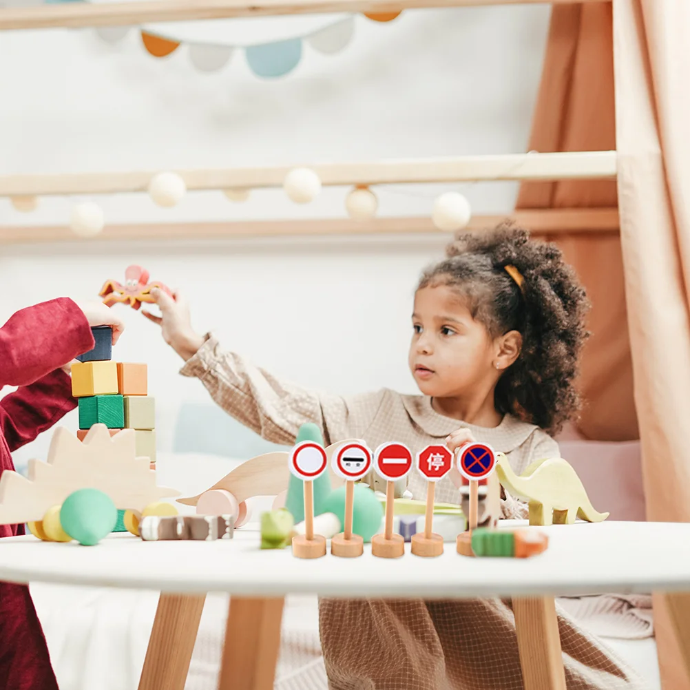 Рисунок 4 - деревянные дорожные знаки для 