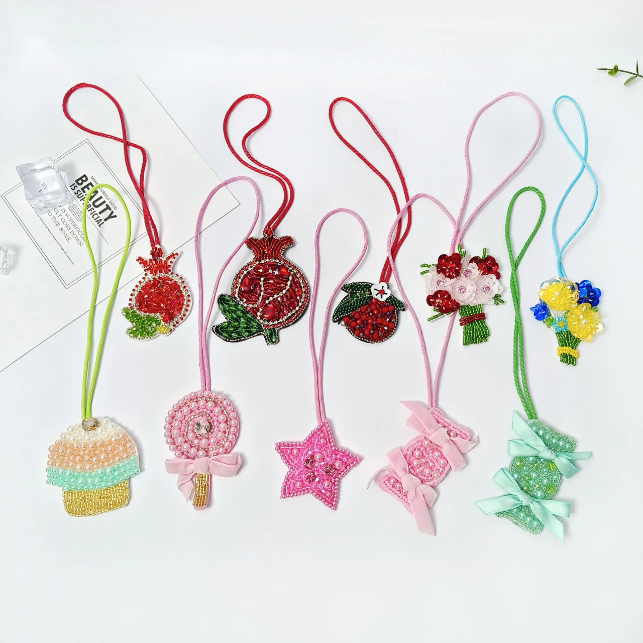 Handmade Keychain Cute Flower Pendant Keychain Keychain Beads Pendant Lightweight For Headbands Schoolbag Bouquets