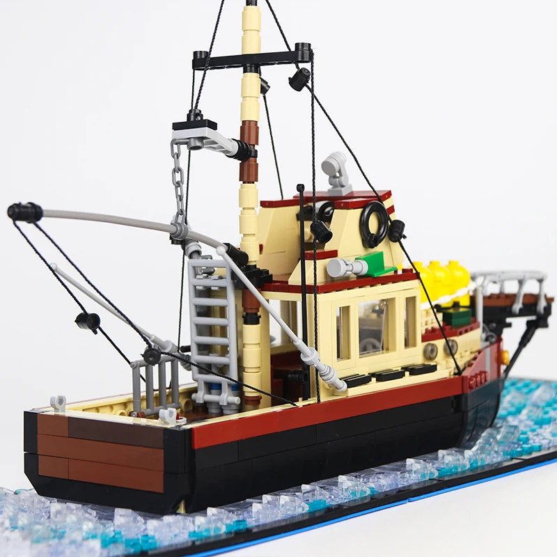 The Fishing Boat Pirate Ship Building Block Kit Sky Pirates Skeleton Ship Small Fishing Trawler Gamberetti Barca A Vela Modello Di Mattone Giocattolo