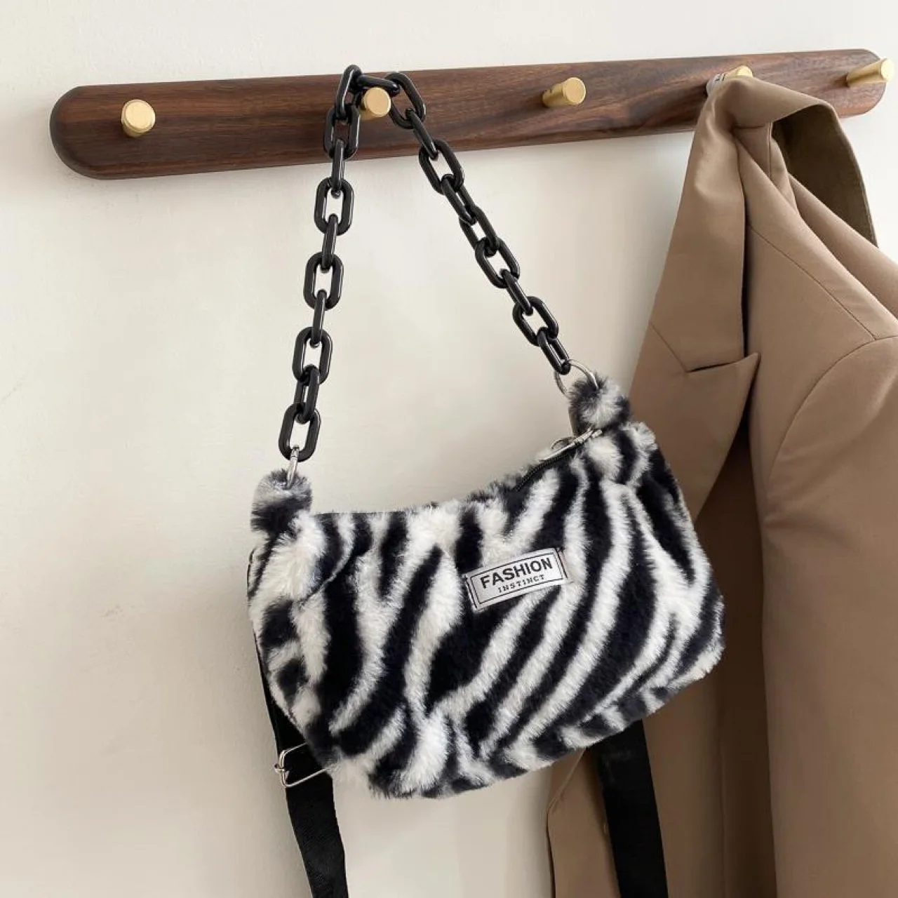 

Tidal Zebra Pattern One Shoulder Portable Underarm Plush Chain Bag