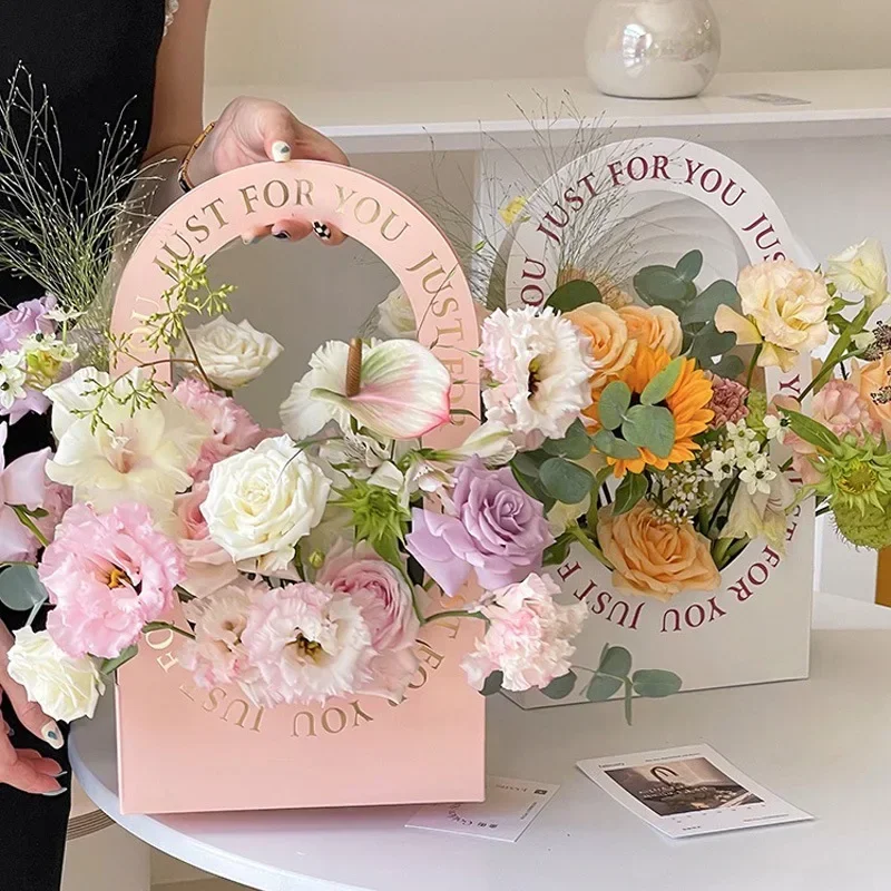 Valentine's Day Hollow Folding Handheld Flower Basket Simple Flower Box Paper Handbag Mother's Day Gift Arrangement Box flower basket
