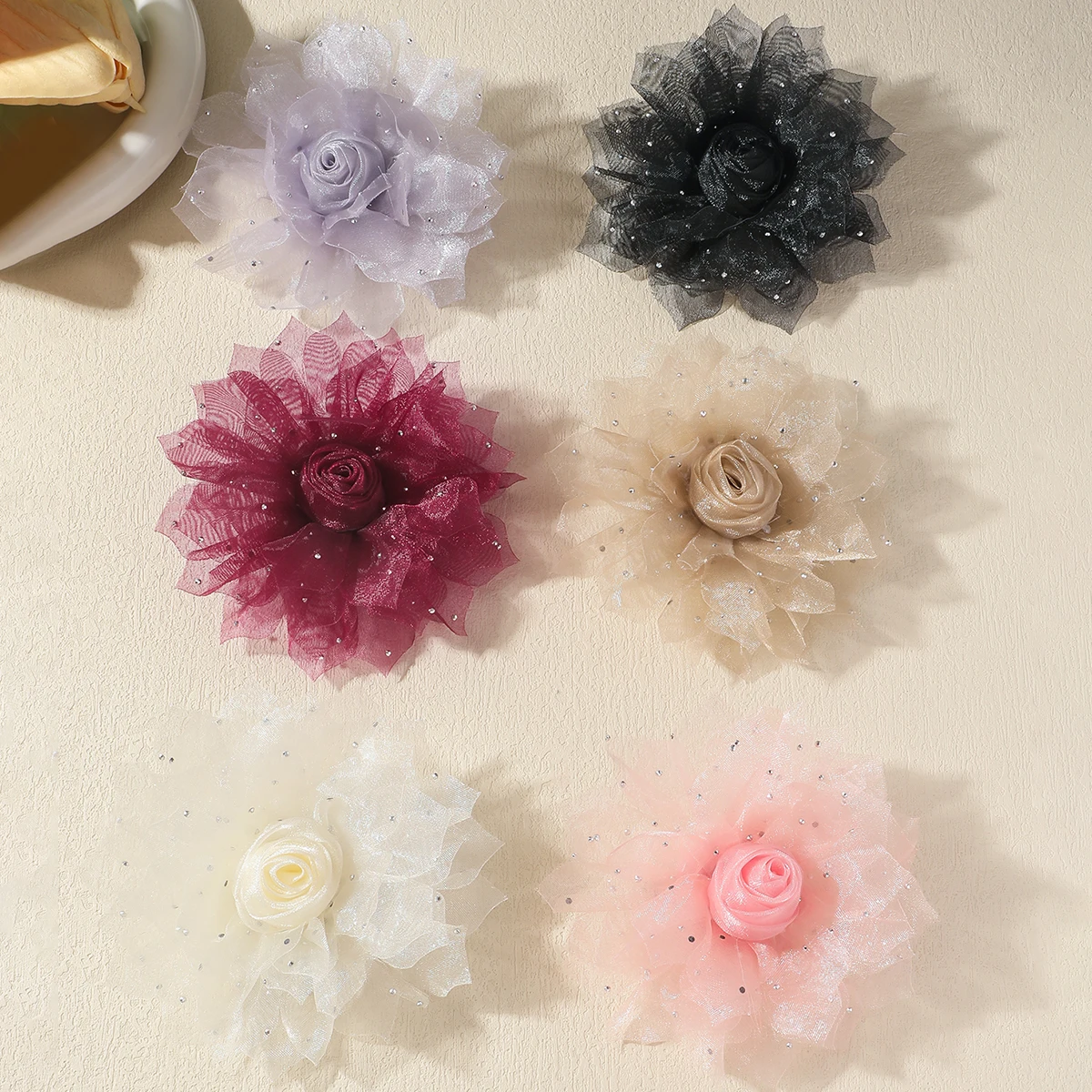 Elegant Handmade Lace Flower Brooches for Women Bridal Stylish Glitter Floral Pin Brooch Party Wedding Jewelry Clothing Decor