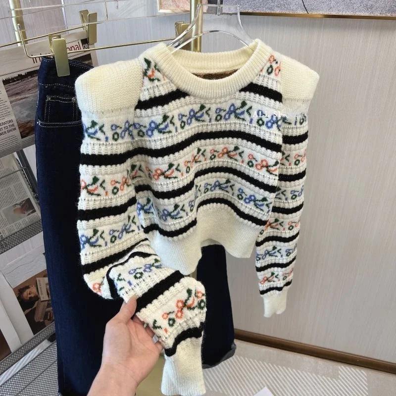 

Korean Retro Round Neck Sweater Women 2024 Autumn New Contrast Stripe Short Pullover Fashion Long Sleeve Knitted Sweater