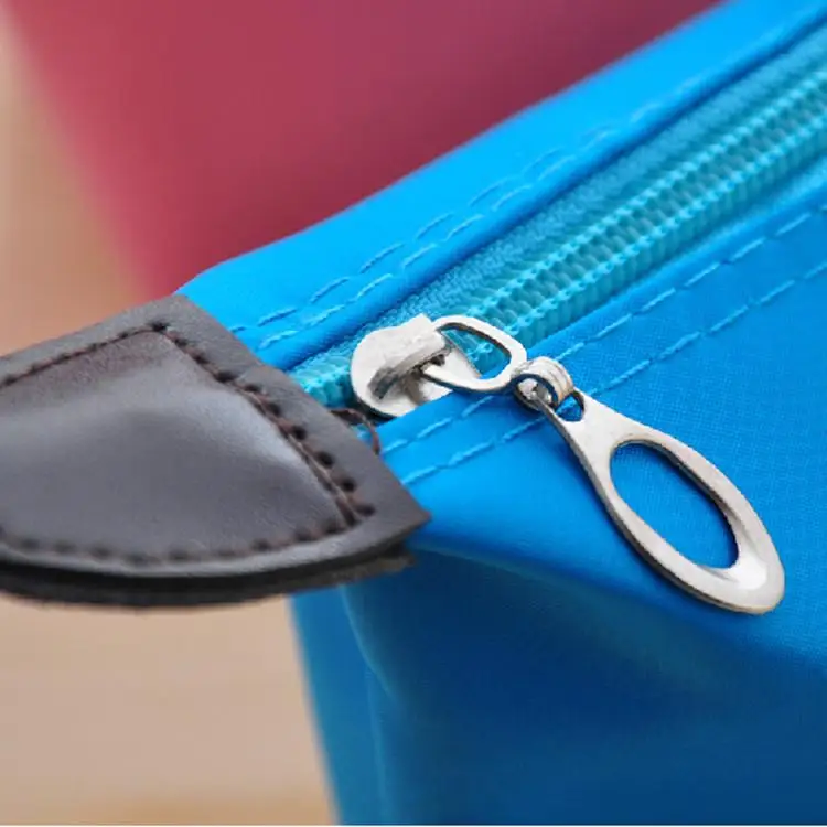 Рисунок 6 - Женская дорожная сумка для туалетных принадлежностей