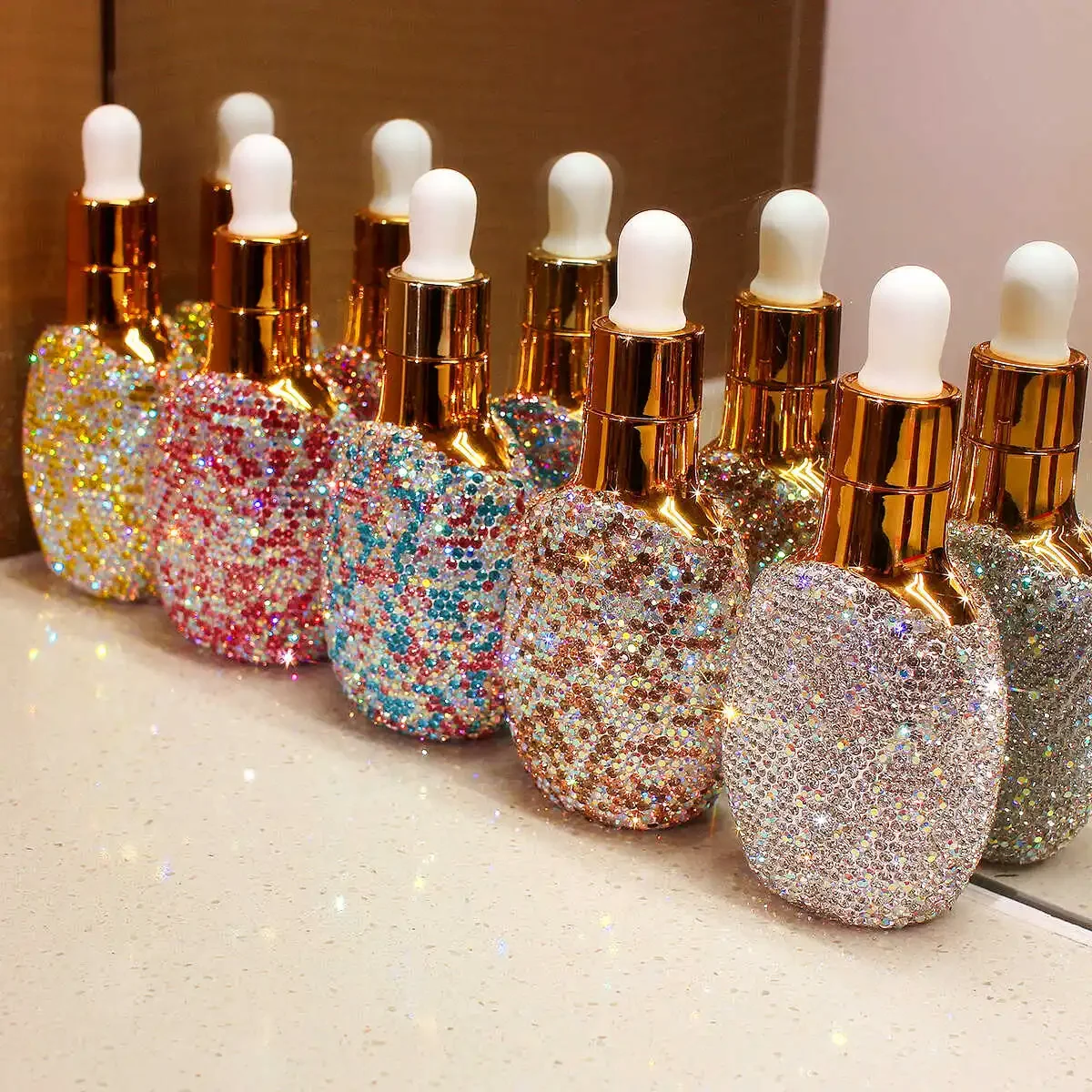 Sparkling Diamond Glass Oil Dropper Mini Perfume Empty Bottle Portable Rheinstone Travel Essential Oil Storage Jar Dispenser 4