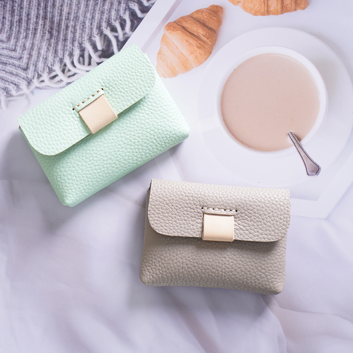 Handmade Mini Vintage Card Holder-Pebble Grain Leather, Compact Organizer for Coins, Cables & Earphones