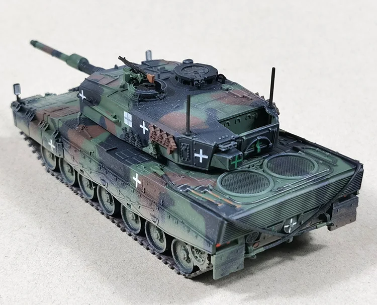 1: 72 12226PC Leopard 2A4 Tank Model NATO Camo (Ukraine