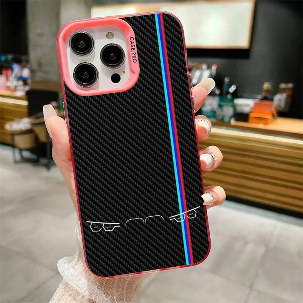 Sleek Carbon Fiber Pattern Shockproof Phone Case - Anti-Fingerprint Design