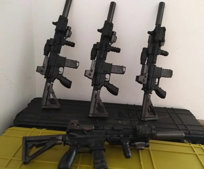 

1/6 Soldier Figure Repainted HK416 Toys Weapon Model for 12" Action Figure Body Doll Toy Collection PVC Material