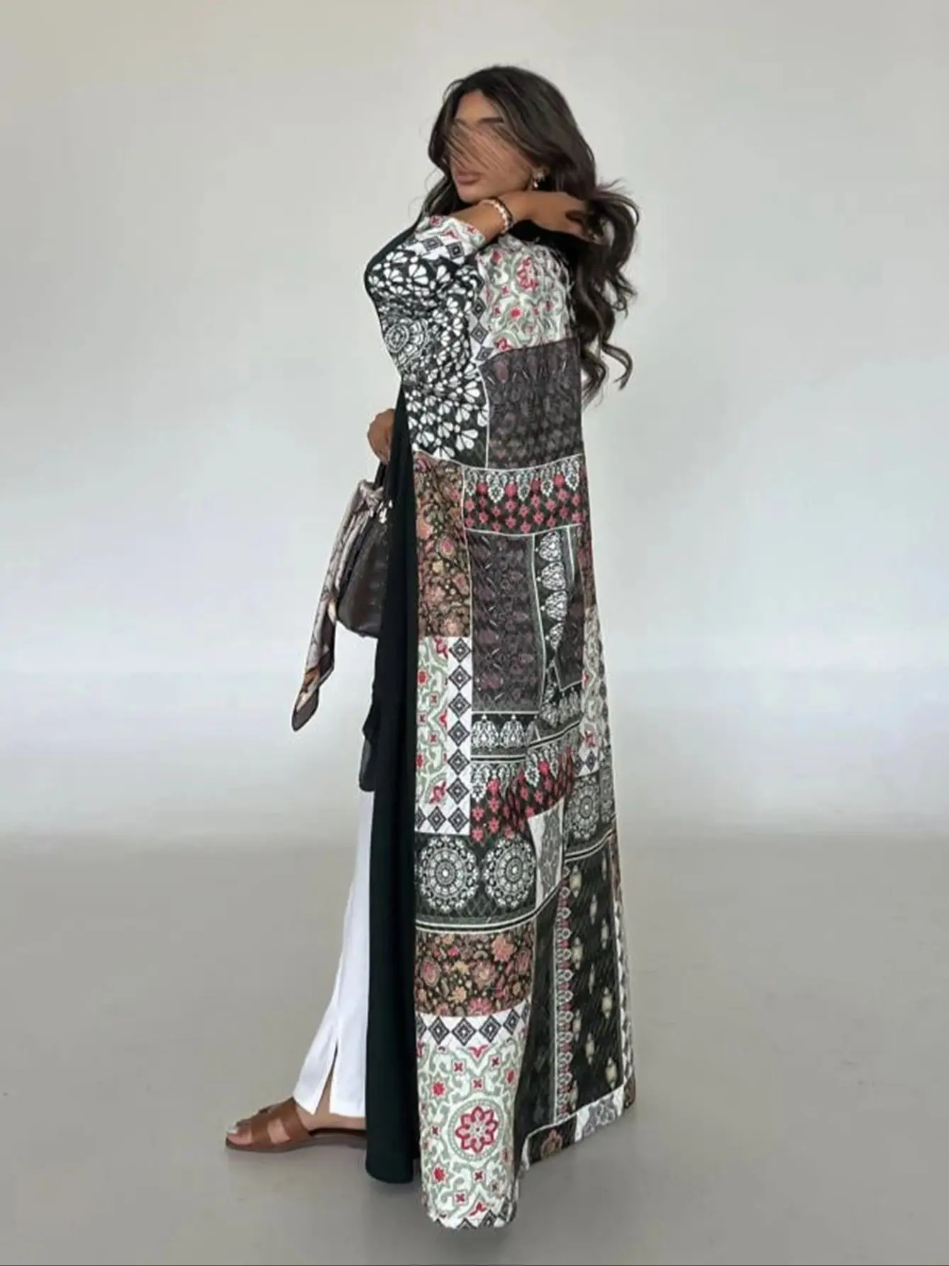 عباية فضفاضة حرير نقشة زهور