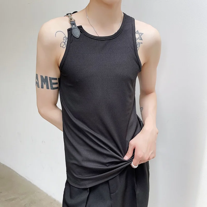 

Sports Fitness Vest Men's Muscle Sleeveless Sportswear Top Design Sense Personality Metal Buckle Bodybuilding Fitness Vest
