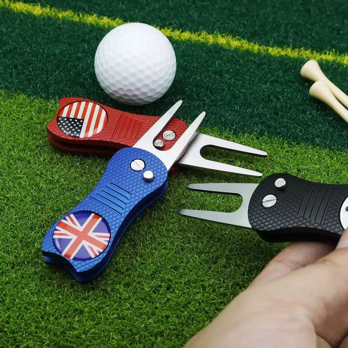 Foldable Spring-Loaded Golf Divot Tool 3